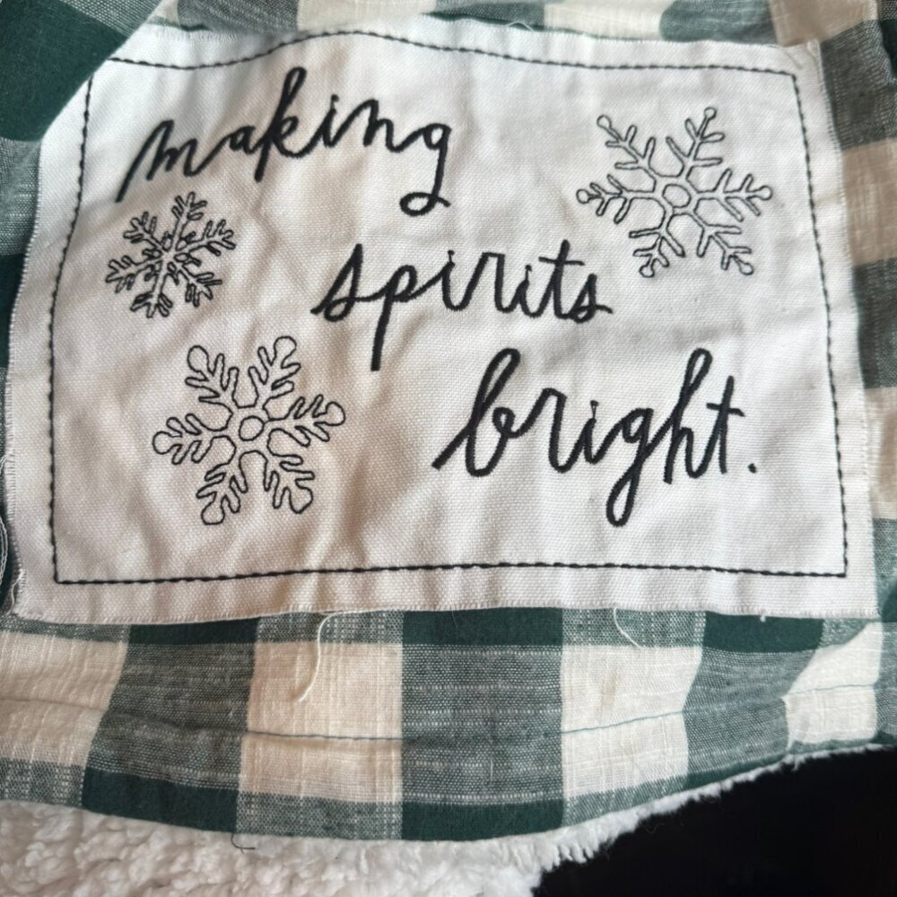 New Rae Dunn MAKING SPIRITS BRIGHT Buffalo Check Sherpa Blanket Throw - Picture 2 of 4